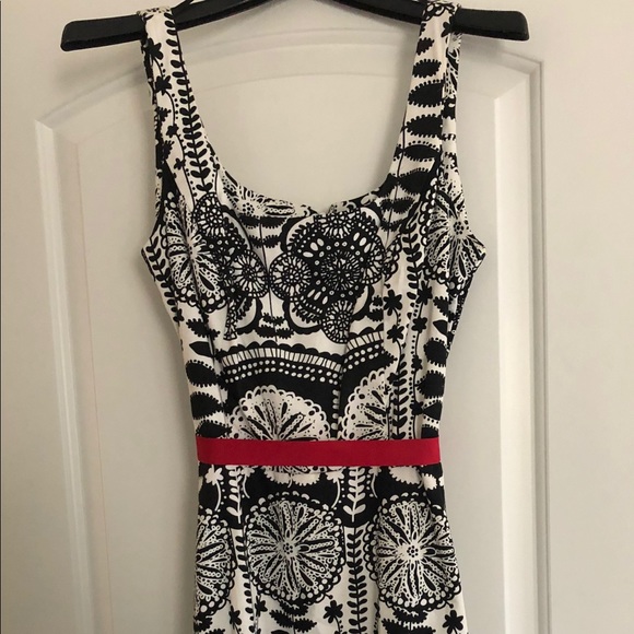 Size 8 dress - Picture 1 of 3